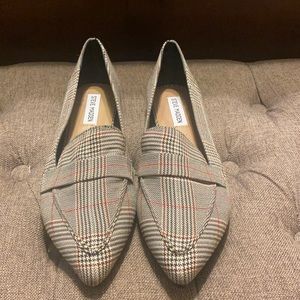 Like new Steve Madden plaid flats